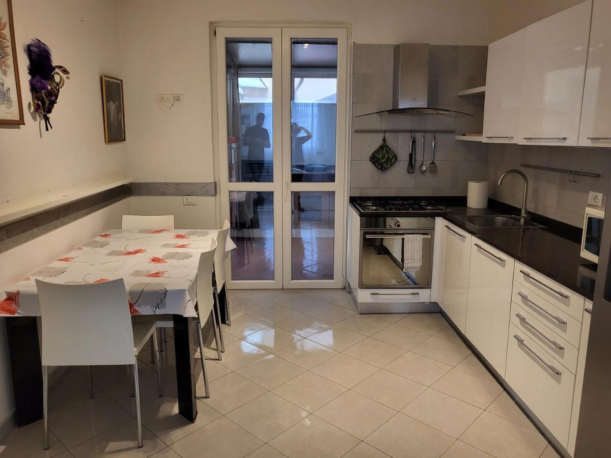 L'Appoggio Perfetto Apartman Viareggio Kültér fotó